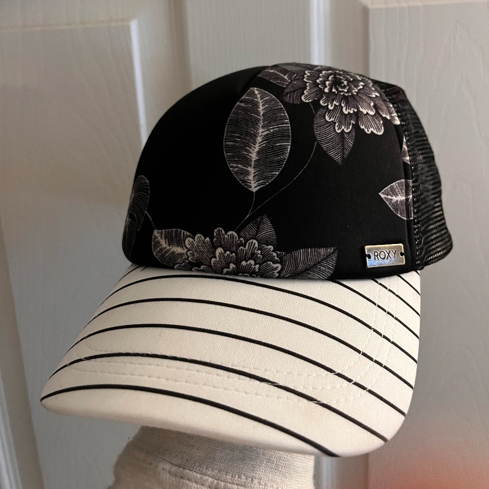 Roxy Trucker Hat